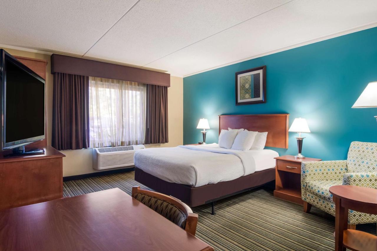 Best Western Plus Traverse City Exterior foto