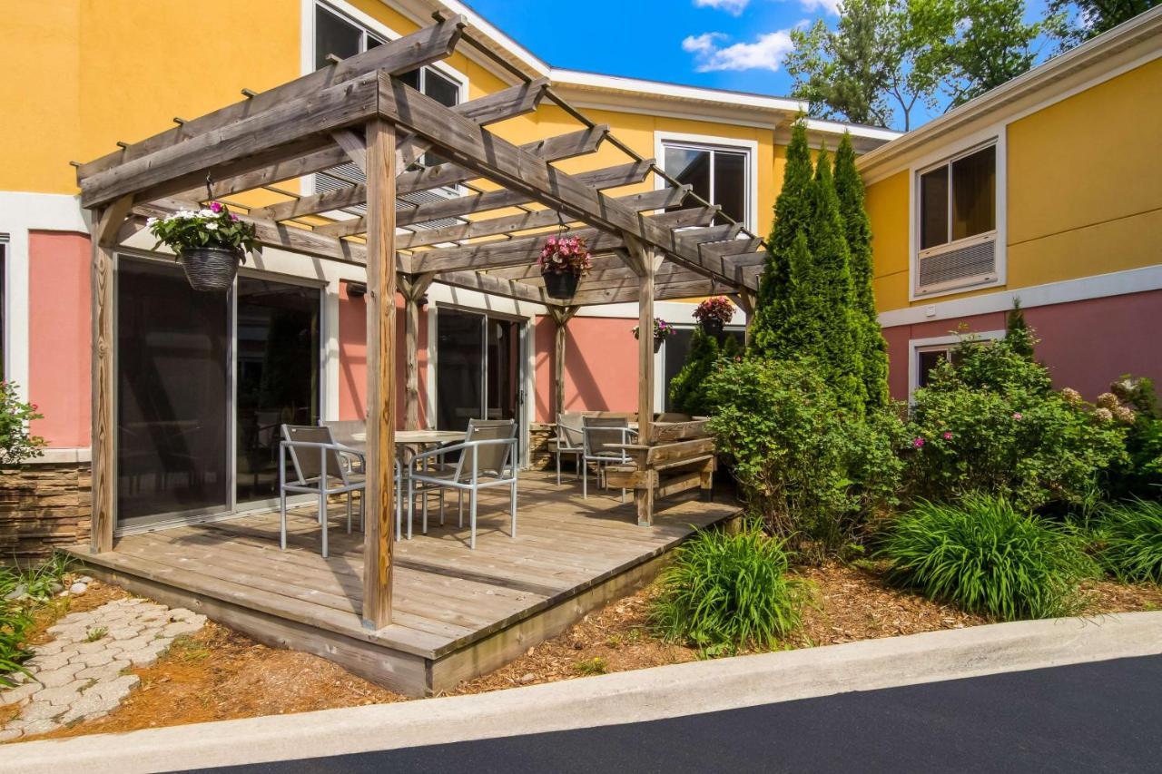 Best Western Plus Traverse City Exterior foto