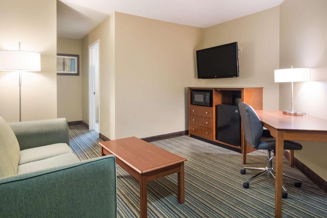 Best Western Plus Traverse City Exterior foto