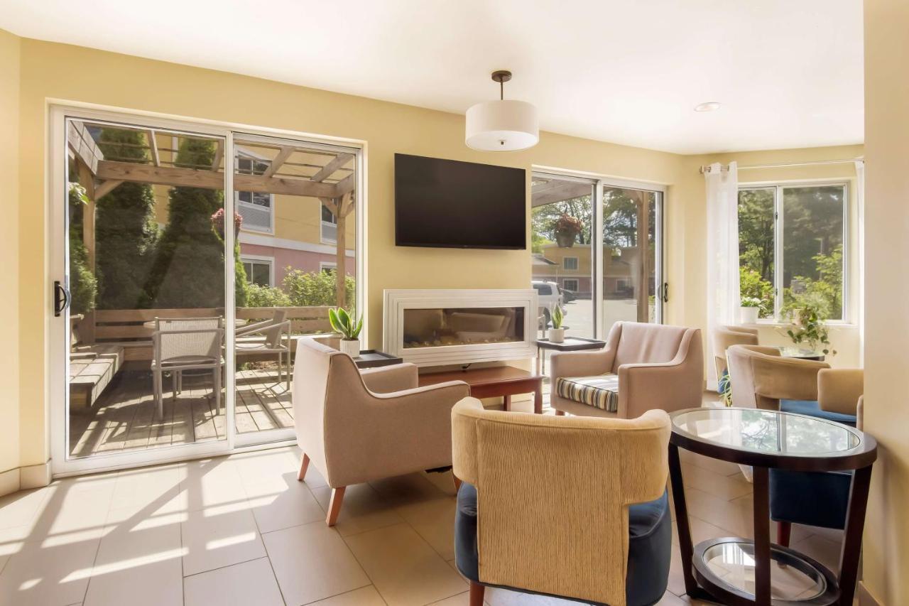 Best Western Plus Traverse City Exterior foto
