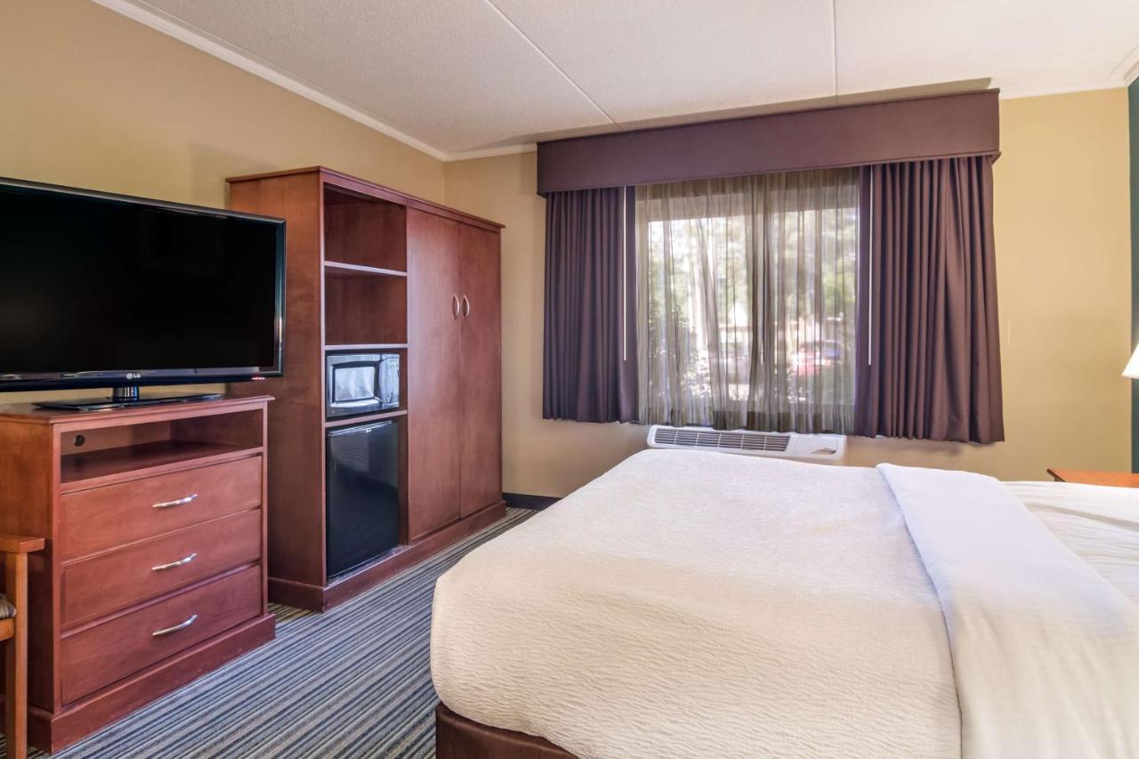 Best Western Plus Traverse City Exterior foto