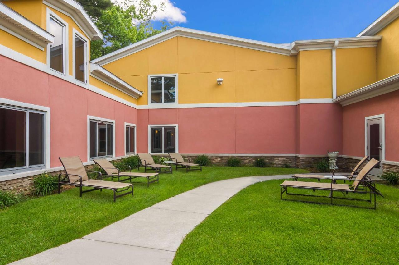 Best Western Plus Traverse City Exterior foto